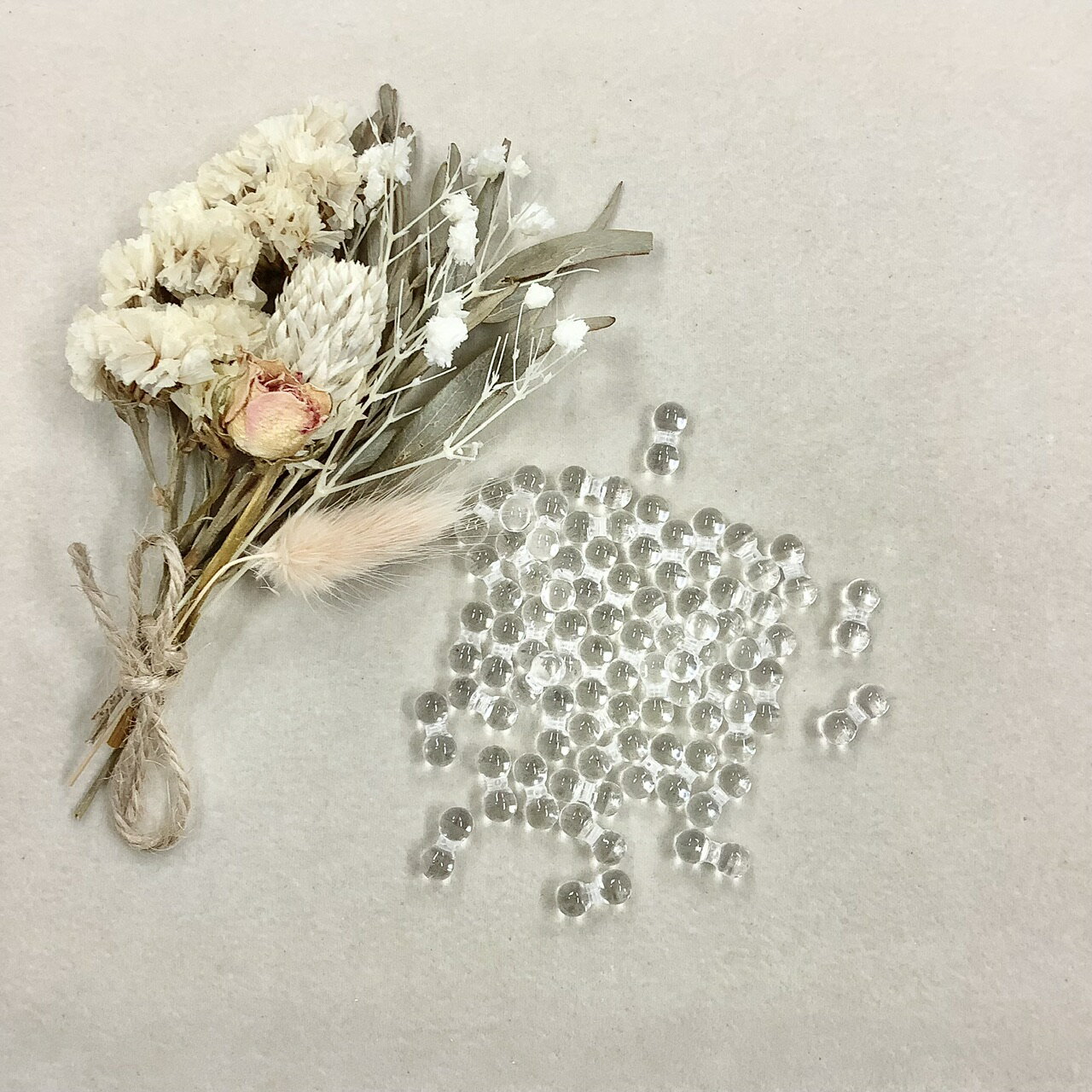 【大口パック アクリル　ダンベルロンデル クリスタル 6×13mm 230ヶ j4】大袋 アクセサリーパーツ スペーサー ビーズ クリア シルバー 透明 通し穴 穴あり ハンドメイド 手作り パーツ 作家 業務用 手芸 アクセサリー ピアス イヤリング ネックレス リングのサムネイル