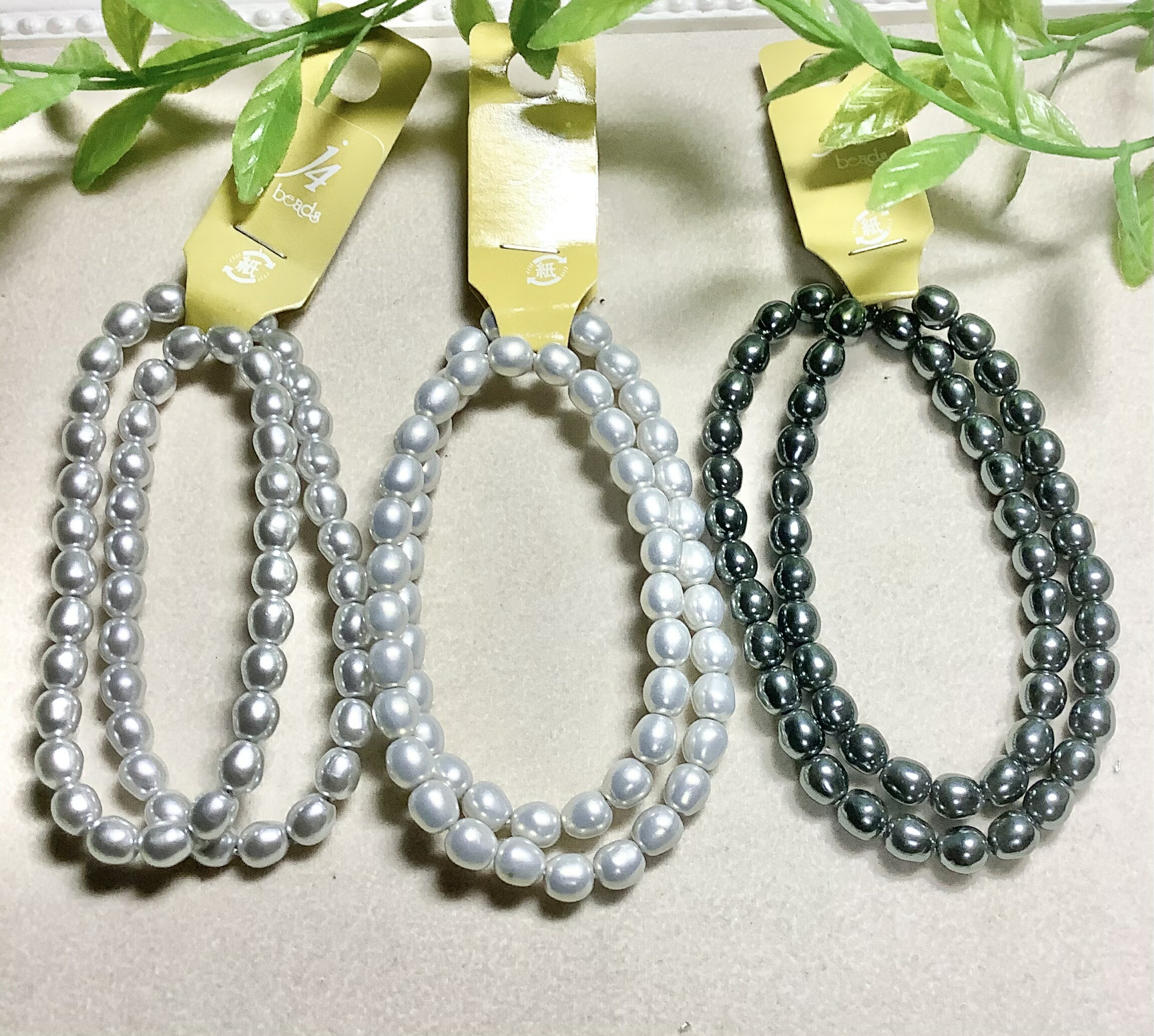 【 樹脂 パール 丸オニ A 6mm グレー色 38cm括り j4 】日本製 アクセサリーパーツ ビーズ 通し穴 ハンドメイド 手芸工作 手作り プラ プラステ...