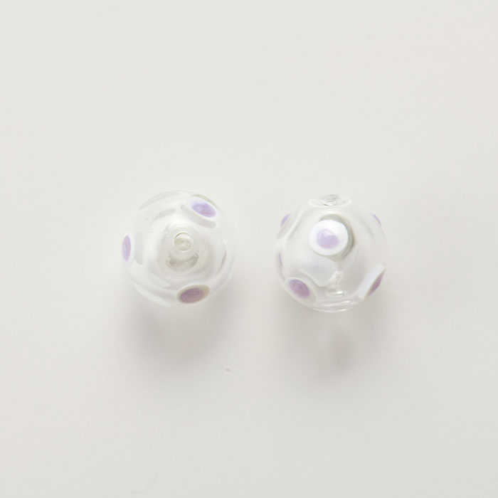 ガラスビーズ/吹きガラス　水玉　ホワイト＆パープル　【ビーズ/ガラスビーズ/スフレビーズ/ガラスボール】【手芸/手作り/ハンドメイド/アクセサリーパーツ】のサムネイル
