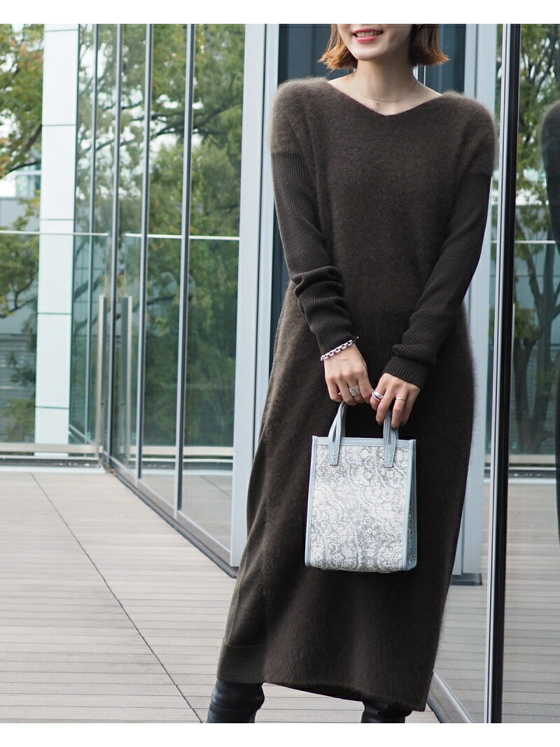 Demi Luxe Beams フロントフラッフィ Vネック ワンピース Demi Luxe Beams デミルクス ビームス ワンピース ニット ワンピース ベージュ ネイビー 人気 人気セール 大歓迎 おもちゃは激安大特価で販売中 インテリア 寝具 収納 インナー 下着 ナイトウェアが衝撃