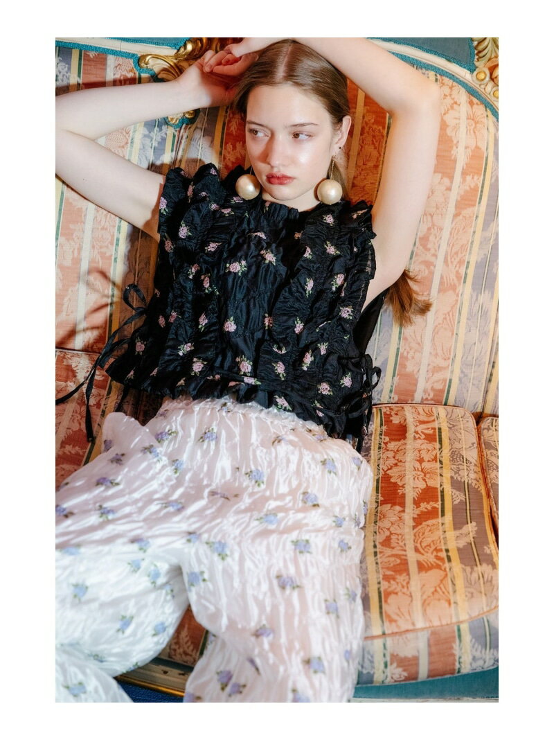 【SALE／30%OFF】【7/16新規値下げ】フラワー フリル ベスト CAROLINA GLASER カロリナ グレイサー ジャケット・アウター ダウンジャケット・ダウンベスト ホワイト ブラック【RBA_E】【送料無料】[Rakuten Fashion] beams-10093670 BEAMS/ビームス サンプル画像2