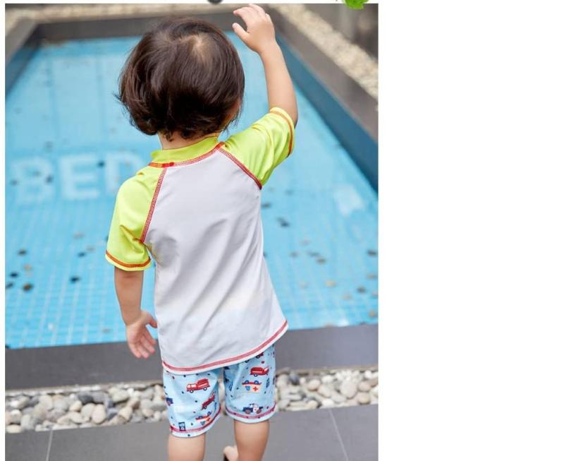 [Youngfull] IG 人気 子供 水着 男の子 半袖 ラッシュガード サーフパンツ 上下セット 車 柄 スイムウェア UVカット セパレート 海パン インナー付き ジュニア 海水パンツ ショートパンツ 水泳 水
