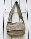 V.D.L.C. 帆布・キャンバスバッグ レディース V.D.L.C Newspaper Bag M / shoulder unisex Beige overdye ブイディーエルシー ニュースペーパー バッグ Mサイズ ショルダー 帆布 コットン ベージュ 後染め made in japan 日本製 vdlc キャンバス メッセンジャー