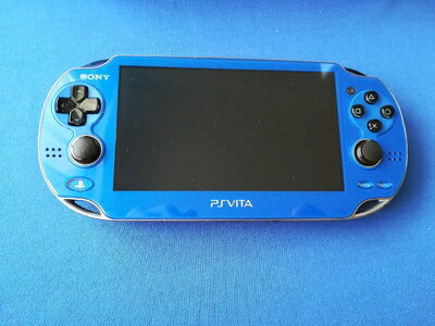 【中古】 PlayStationVita 3G/Wi-Fiモデル サファイア・ブルー 限定版 (PCH-1100 AB04) 【中古】 PlayStationVita 3G/Wi-Fiモデル サファイア・ブルー 限定版 (PCH-1100 AB04)