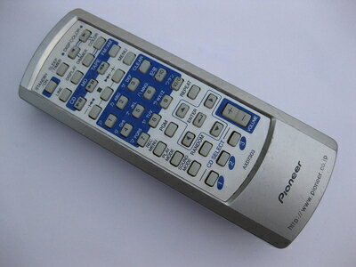 【商品名】パイオニア オーディオリモコン AXD7303（中古品）中古品の特性上、外箱,取り扱い説明書等は基本的には付属いたしません。商品として問題があるものではございません、動作確認済みとなります。商品名に【付属、特典、○○付き、ダウンロードコード】等の記載があっても中古品の場合は基本的にこれらは付属致しません。当店の中古品につきましては商品チェックの上、動作に問題がないものを取り扱っております。ご安心いただきました上でご購入ください。【ご注文〜発送完了までの流れ】ご注文は24時間365日受け付けております。ご注文後いただきました後に当店から注文確認メールが送信されます。発送までの期間といたしましては、ご決済完了後より2〜5営業日となります。発送完了後に発送通知番号記載のメールが送付されます。【ご注意事項】当店はお客様都合によるご注文・ご決済後のキャンセル・返品はお受けしておりません。ご承知おきのうえご注文をお願いいたします。当店は一部商品を他モール等と併売させていただいております。完売の際はご連絡させていただきます。予めご承知おきのほどお願いいたします。