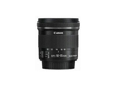 【商品名】Canon 超広角ズームレンズ EF-S10-18mm F4.5-5.6 IS STM APS-C対応 EF-S10-18ISSTM（中古品）中古品の特性上、外箱,取り扱い説明書等は基本的には付属いたしません。商品として問題があるものではございません、動作確認済みとなります。商品名に【付属、特典、○○付き、ダウンロードコード】等の記載があっても中古品の場合は基本的にこれらは付属致しません。当店の中古品につきましては商品チェックの上、動作に問題がないものを取り扱っております。ご安心いただきました上でご購入ください。【ご注文〜発送完了までの流れ】ご注文は24時間365日受け付けております。ご注文後いただきました後に当店から注文確認メールが送信されます。発送までの期間といたしましては、ご決済完了後より2〜5営業日となります。発送完了後に発送通知番号記載のメールが送付されます。【ご注意事項】当店はお客様都合によるご注文・ご決済後のキャンセル・返品はお受けしておりません。ご承知おきのうえご注文をお願いいたします。当店は一部商品を他モール等と併売させていただいております。完売の際はご連絡させていただきます。予めご承知おきのほどお願いいたします。