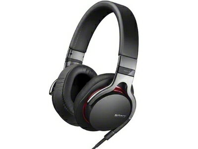 【商品名】SONY 密閉型ヘッドホン ハイレゾ音源対応 リモコン・マイク付 ブラック MDR-1RMK2/B（中古品）中古品の特性上、外箱,取り扱い説明書等は基本的には付属いたしません。商品として問題があるものではございません、動作確認済みとなります。商品名に【付属、特典、○○付き、ダウンロードコード】等の記載があっても中古品の場合は基本的にこれらは付属致しません。当店の中古品につきましては商品チェックの上、動作に問題がないものを取り扱っております。ご安心いただきました上でご購入ください。【ご注文〜発送完了までの流れ】ご注文は24時間365日受け付けております。ご注文後いただきました後に当店から注文確認メールが送信されます。発送までの期間といたしましては、ご決済完了後より2〜5営業日となります。発送完了後に発送通知番号記載のメールが送付されます。【ご注意事項】当店はお客様都合によるご注文・ご決済後のキャンセル・返品はお受けしておりません。ご承知おきのうえご注文をお願いいたします。当店は一部商品を他モール等と併売させていただいております。完売の際はご連絡させていただきます。予めご承知おきのほどお願いいたします。