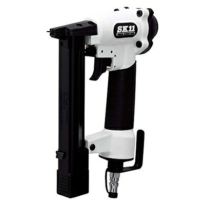【商品名】SK11 エアータッカー T425L ステープル 10〜25mm SA-T425L-X1（中古品）中古品の特性上、外箱,取り扱い説明書等は基本的には付属いたしません。商品として問題があるものではございません、使用可能品となります。また、商品名に【付属、○○付き】等の記載があっても中古品の場合は基本的にこれらは付属致しません。当店の中古品につきましては商品チェックの上、動作に問題がないものを取り扱っております。ご安心いただきました上でご購入ください。【ご注文〜発送完了までの流れ】ご注文は24時間365日受け付けております。ご注文後いただきました後に当店から注文確認メールが送信されます。発送までの期間といたしましては、ご決済完了後より2〜5営業日となります。発送完了後に発送通知番号記載のメールが送付されます。【ご注意事項】当店はお客様都合によるご注文・ご決済後のキャンセル・返品はお受けしておりません。ご承知おきのうえご注文をお願いいたします。当店は一部商品を他モール等と併売させていただいております。完売の際はご連絡させていただきます。予めご承知おきのほどお願いいたします。