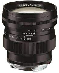【商品名】Voigtlander フォクトレンダー NOKTON Vintage Line 75mm F1.5 Aspherical ブラック VMマウント（中古品）中古品の特性上、外箱,取り扱い説明書等は基本的には付属いたしません。商品として問題があるものではございません、動作確認済みとなります。商品名に【付属、特典、○○付き、ダウンロードコード】等の記載があっても中古品の場合は基本的にこれらは付属致しません。当店の中古品につきましては商品チェックの上、動作に問題がないものを取り扱っております。ご安心いただきました上でご購入ください。保証等の記載がある場合がございますが、中古品となりますためメーカー保証の対象外となります。あらかじめご承知おきください。【ご注文〜発送完了までの流れ】ご注文は24時間365日受け付けております。ご注文後いただきました後に当店から注文確認メールが送信されます。発送までの期間といたしましては、ご決済完了後より2〜5営業日となります。発送完了後に発送通知番号記載のメールが送付されます。【ご注意事項】当店はお客様都合によるご注文・ご決済後のキャンセル・返品はお受けしておりません。ご承知おきのうえご注文をお願いいたします。当店は一部商品を他モール等と併売させていただいております。完売の際はご連絡させていただきます。予めご承知おきのほどお願いいたします。掲載されております画像はイメージとなります。実際の商品とは色味等異なる場合がございますため、予めご承知おきください。