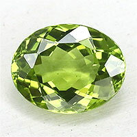 【天然石・宝石・ルース】　カシミールペリドット2．79CT