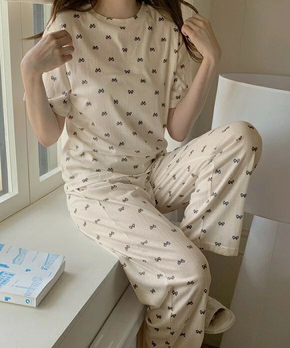 楽天beautivity【新商品入荷】パジャマ 寝間着 ルームウェア 部屋着 リボン 柄 上下セット パンツ 半袖 ロングパンツ 韓国 韓国ファッション 春 夏 秋 冬 カジュアル レトロ ガーリー ホーム フェミニン セット トップス ボトムス