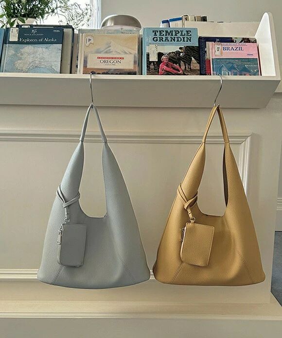 楽天beautivity【新商品入荷】バッグ トートバッグ 大容量 カラー 台形 ポーチ付き 韓国ファッション 春 夏 秋 冬 オフィスカジュアル シンプル レトロ クラシカル ヴィンテージ レディース バケットバッグ 鞄 服飾雑貨 韓国