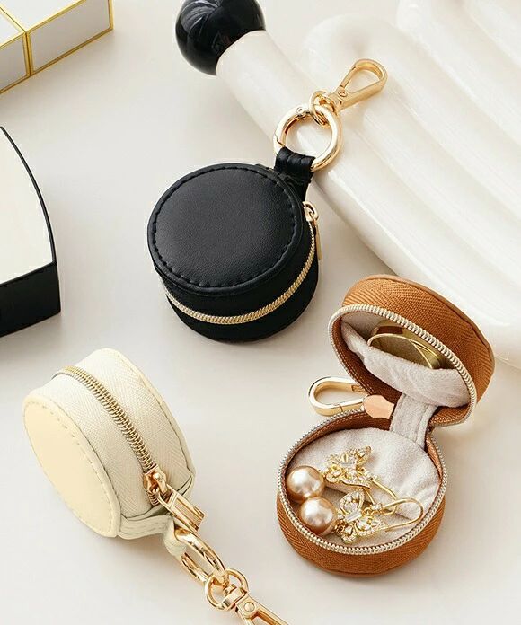 楽天beautivity【新商品入荷】アクセサリーケース ケース 収納 小物入れ 服飾雑貨 雑貨 ジュエリーケース 韓国ファッション 春 夏 秋 冬 オフィスカジュアル クラシカル レトロ シンプル 旅行 ラウンド 丸 ミニ サイズ