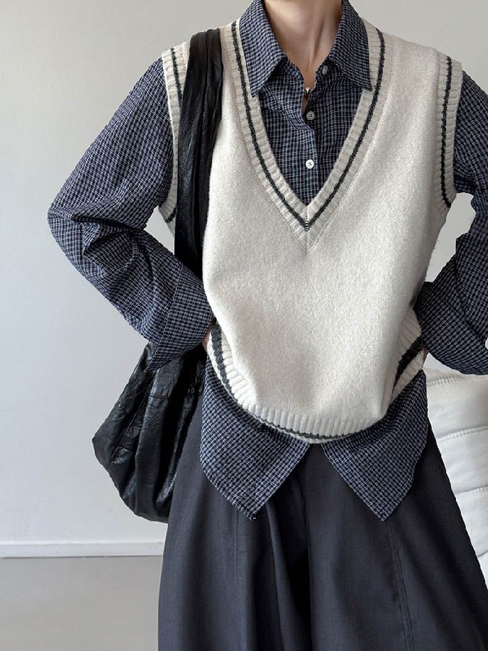 ニットベスト ベスト レディース 秋 冬 Vネック タンクトップ トップス 重ね着 ベストノースリーブ タンク 春コーデ 大きいサイズ 体型カバー 柔らかい 着痩せ 美シルエット レイヤード シンプル カジュアル ゆったり 着回し トレンド 通学 通勤 OL