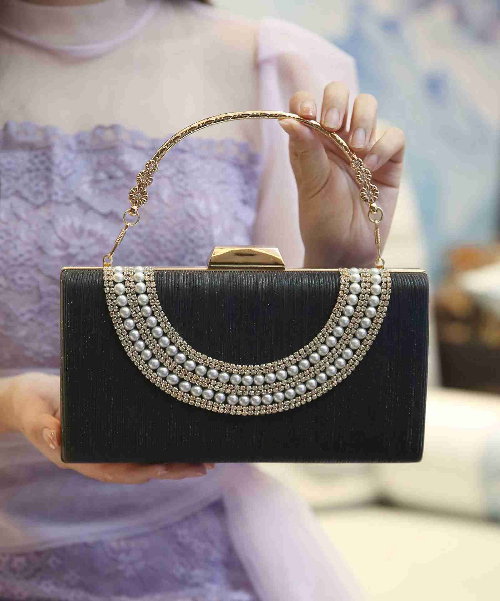 パーティーバッグ ビジュー付きクラッチバッグ 2WAY ラインストーン 結婚式 披露宴 二次会 お呼ばれ 演奏会 発表会 レディース 春 夏 秋 冬 お呼ばれ 他と被らない ショルダーバッグ ハンドバッグ