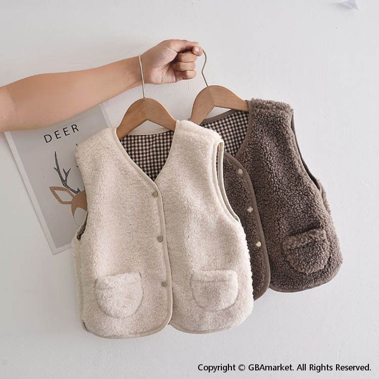 ●関連キーワード： ボアベスト ベスト ベビー服 キッズベスト ベビーベスト ジュニア ベビー 上着 羽織 アウター 防寒 暖かい 秋冬 袖なし 子供服 キッズ 男の子 女の子 ●カラー ベージュ/ブラウン ●採寸 70-80cm 80-90cm 90-100cm 100-110cm 110-120cm 120-130cm