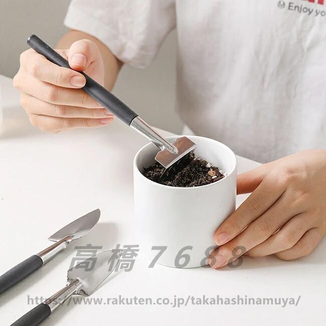 beautivityの【送料無料】ガーデニングツールセット 15点セット 多肉植物 寄せ植え ミニ ガーデニング 園芸工具セット 植え替え 移植 園芸シート 霧吹きスプレーボトル 移植スコップ 熊手 片手鍬 鉢植え 栽培 土入れ 園芸ツール 庭園作業 園芸用品 使いやすい 携帯便利 収納ケース付き 母｜アングル3