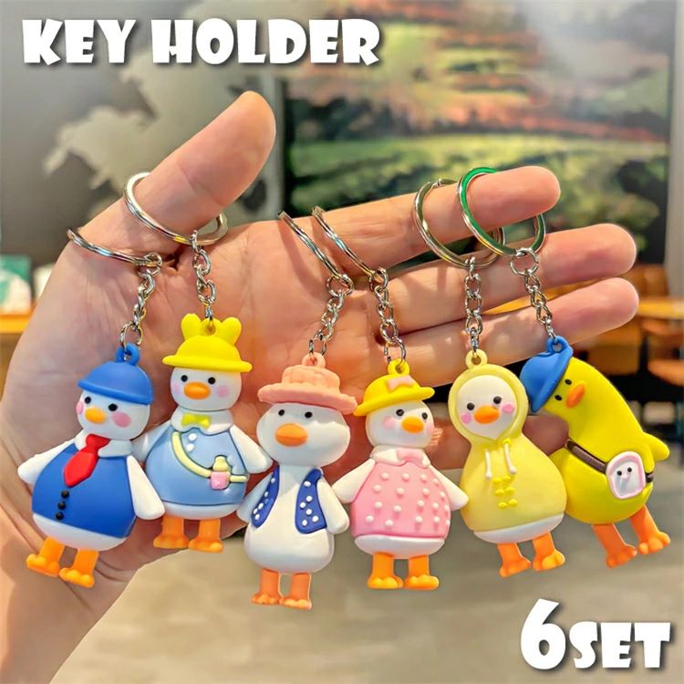 ●商品内容：キーホルダー＊6個セット ●サイズ：6cm ※お客様の使用されるパソコンモニター設定により実際のカラーと見え方が異なる場合がございます。 ※再生産により生地の色合いが変更になる場合がございます。 ※平置きサイズの計測の為、2cm前後の誤差が発生することがございます。 ※当該商品は自社販売と在庫を共有しているため、在庫更新のタイミングにより、在庫切れの場合やむをえずキャンセルさせていただく可能性があります。 ※中国製【注意事項】：・当店でご購入された商品は、原則として、「個人輸入」としての取り扱いになり、中国からお客様のもとへ直送されます。 ・通関時に関税・輸入消費税が課税される可能性があります。 ・課税額はご注文時には確定しておらず、通関時に確定しますので、商品の受け取り時に着払いでお支払いください。詳細はこちら ご確認下さい。 ・個人輸入される商品は、全てご注文者自身の「個人使用・個人消費（日本に居住する者に寄贈される物で、当該寄贈を受ける者の個人的な使用に供される場合を含みます。）」が前提となります。 第三者への譲渡・転売が法令で禁止されるもの（医薬品、医薬部外品、化粧品等を含みますが、これに限られません。）もございますのでご注意下さい。 ・一部商品は国内の提携先倉庫から配送されます。 ・国内配送の商品は国内でのお買い物と同じく消費税が発生いたします。関税はかかりません。 ＊色がある場合、モニターの発色の具合によって実際のものと色が異なる場合がある