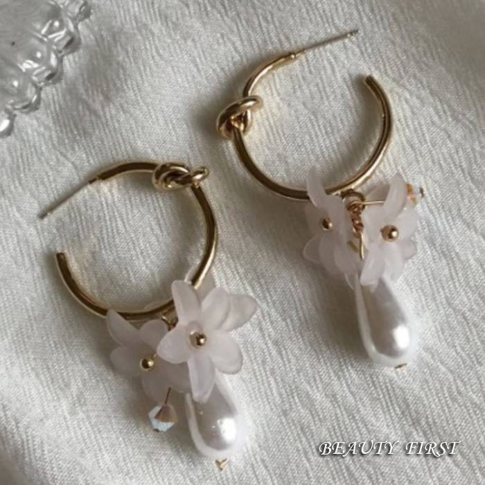 【速達メール便送料無料】フラワーパールピアス アクセサリー ゴールド シルバー 小物 ピアス イヤリング レディース ストーン オシャレ 高級感 上品 エレガント シンプル 可愛い パーティー セレモニー デート 普段 プレゼント ギフト 花