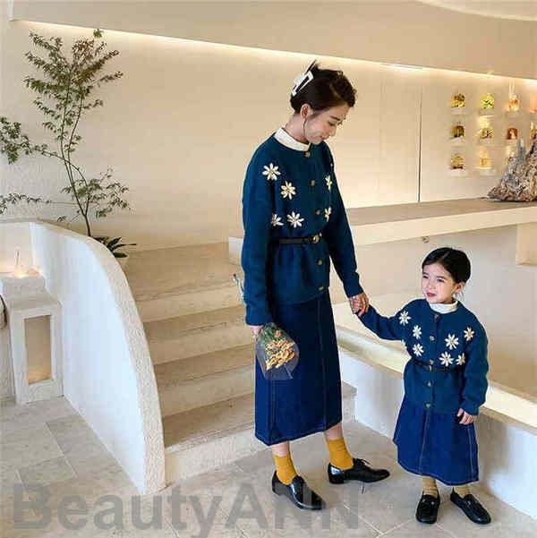 新生活 親子 セットアップ ペアルック 親子コーデ 秋春着 ニット 親子ペアルック 長袖シャツ デニムスカート 上下セット ペアセーター+スカート ママ 子供 ...