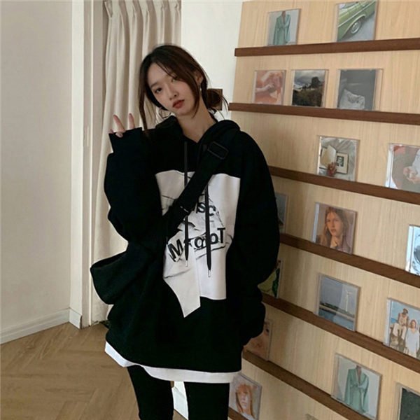 トレーナー レディース プルオーバー トレーニングウェア カジュアルトレーナー ルームウェア 部屋着 プリント 英語文字 ゆったり 着痩せ 春秋 薄手 バレンタ...