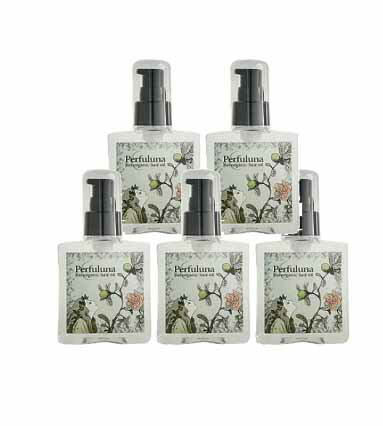 サロン専売品パフュルナ フレグランス＆ヘアケアシリーズ サロンワークから生まれた「機能性」「香り」「デザイン」のフレグランスヘアケアシリーズ。 パフュルナ　ヘアーオイル OEMメーカーの変更に伴い、裏面の商品名表記が「ヘアーオイル」に順次切...