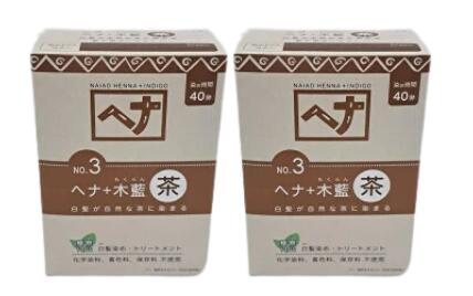 ナイアードヘナ　＋木藍 100g　茶系 藍色の染料として長い歴史を持つ木藍（もくらん）。 植物の髪染めとして近年注目されています。 「ヘナ＋木藍 茶系」は木藍と7種のハーブをヘナに配合したオリジナルレシピ。 自然素材の白髪染めに。トリートメントにも。 白髪を明るすぎず、暗すぎず、自然な茶系の色に染め、同時にトリートメント効果を楽しめます。 商品名：ヘナ+木藍 茶系[染毛料] 販売名：ナイアード ナチュラルハーブ3 用途：白髪染め（白髪の部分が自然な茶系に染まります）、トリートメント、頭皮を健やかに保つ 内容量：100g 付属品：取扱説明書、手袋 価格：100g　1,500円+税 原産国：インド 全成分：ヘンナ（ヘナ）、ナンバンアイ葉（木藍）、アンマロク果実（アムラ）、アカシアコンシナ果実（シカカイ）、タカサブロウ葉（バアリンラジ）、セイタカミロバラン（バヘダ）、アセンヤクノキガム（カッチャ）、ブッソウゲ花（ハイビスカス）、カンゾウ根（リコリス） パッケージ仕様：中袋 - PE・PET / 外装 - 紙 製造年月の表記：中袋の印字右上部と外装400gは外装背面）に印字 メーカー・ナイアード 商品区分・ 有限会社プライド 05055382728