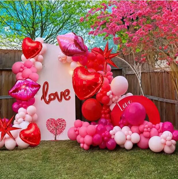 125個のエムルジョンバルーンガーランドアーチキット - ピンクのラブテーマのバルーン、スターブースト、唇、ハートの形でバレンタインデー、母の日、婚約、結婚、誕...