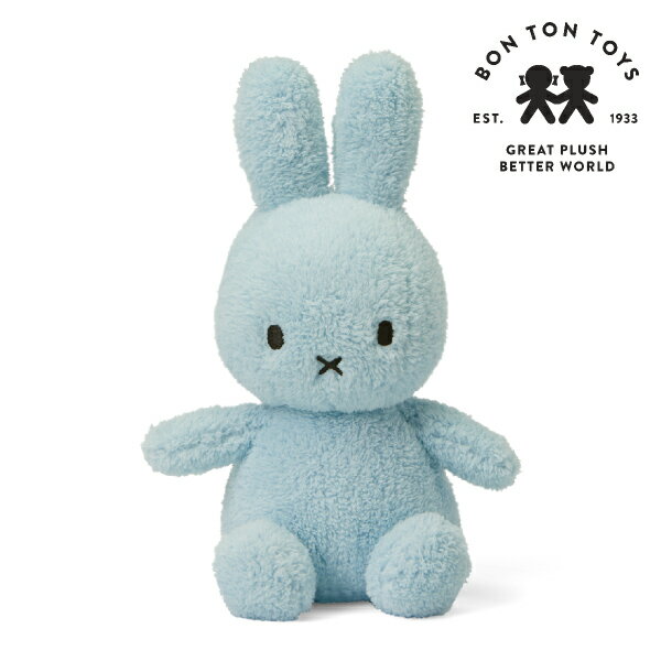 ※クリックすると別ウィンドウで表示されます。Miffy Terry ミッフィーぬいぐるみ 23cm ライトブルー商品番号：MI0035 ・サイズ：W16 x D10.5 x H23 cm ・素材：表面 ポリエステル、中綿 100%リサイクルポリエステルファイバー まるでシフォンケーキのようにもっちり柔らかでふわふわな触り心地が特徴。思わず頬ずりしたくなるような、きめ細かい布地でできたぬいぐるみは、赤ちゃんやお子様のお気に入りになることはもちろん、大人も子どもの頃を思い出すように、懐かしく愛着のある一体として手にしたくなる商品です。新発売となった今季は、綿菓子のようなパステルカラーの優しいカラーリングで、Cream / Light Pink / Light Blue と3色の Miffy をはじめ、新しく仲間入りした、冒険心いっぱいで少しおっちょこちょいなくまの Boris は清潔感のある Cream、コロンとした丸いフォルムが愛らしい Elephant は Light Grey、ミッフィーの好奇心旺盛なお友達 Snuffy は Light Yellow で登場しました。出産祝いや誕生日プレゼントにピッタリのアイテムです。 ご注意※サイズには個体差がございます。 「あす楽」ご注文方法 「あす楽」ご利用の際の注意点 あす楽商品ご注文は、早急に発送のご準備にとりかかりますため、キャンセル・追加・各種ご変更を承ることができません。 12時以降のご注文および、弊社休業日のご注文に関しましては翌営業日の発送となります。あらかじめご了承ください。 お届け時間のご指定はできません。 ご注文内容に不備など確認事項がある場合、確認完了後の発送となります。