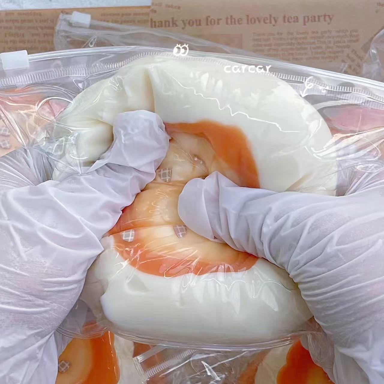 スクイーズ プリン 大サイズ 中サイズ 肉球 ネコ ねこ 低反発 おもちゃ かわいい 握る ストレス解消 もちもち おしゃれ オシャレ Y2K 握って遊ぶ パン そっくり ストレス発散 bedokikou-10017211 ビードゥー喜幸 サンプル画像3