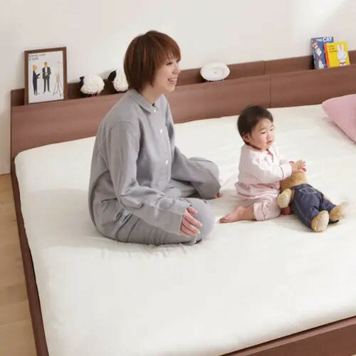Rakuten - 連結ベッド セミダブルベッド ローベッド ウォルナット柄 棚付き コンセント付き 頑丈