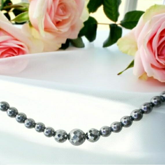 Rakuten - 【D企画】高級品質テラヘルツネックレス128面体10mmx1pc＆8mmx2pcs 6mm丸玉連装ネックレス 【選べる長さ約34～48cm】【選べる金具】 センター3pcsがキラキラUP