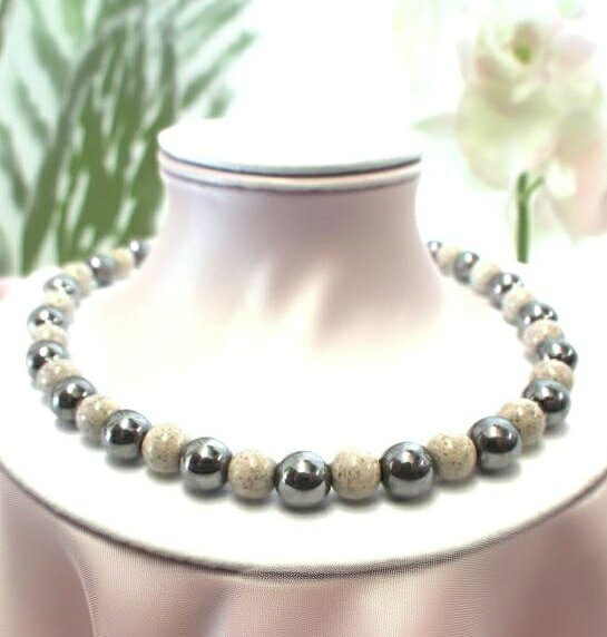 男女兼用 テラヘルツ&北投石 6mm丸玉ネックレス 【選べる長さ約36-38-40-42-44cm】 【北投石：台湾産セラミック加工処理石】 モノトーンデザインが人気 伸び～るネックレス