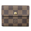 アイテム紹介 ブランド名 LOUIS VUITTON(ルイヴィトン) 品番 N62925 素材 ダミエキャンバス 生産国 フランス製 商品説明 ・小銭入れあり ・カードケース×3 カラー ブラウン ダミエ サイズ FREE 高さ約8cm×幅約10cm 状態 A.美中古 付属品 なし 注意 この商品は実店舗・その他ショッピングモール併用の商品です。売り切れの場合はご了承ください。 色がある場合、モニターの発色の具合によって実際のものと色が異なる場合があります。 他の商品を探す アイテム別で探す≫カテゴリー別で探す≫ その他「LOUIS VUITTON(ルイヴィトン)」商品一覧はこちらLOUIS VUITTON(ルイヴィトン) アイテム紹介 ブランド名 LOUIS VUITTON(ルイヴィトン) 品番 N62925 素材 ダミエキャンバス 生産国 フランス製 商品説明 ・小銭入れあり ・カードケース×3 カラー ブラウン ダミエ サイズ FREE 高さ約8cm×幅約10cm 状態 A.美中古 付属品 なし 注意 この商品は実店舗・その他ショッピングモール併用の商品です。売り切れの場合はご了承ください。 色がある場合、モニターの発色の具合によって実際のものと色が異なる場合があります。 同ブランド商品 その他「LOUIS VUITTON(ルイヴィトン)」商品一覧はこちら