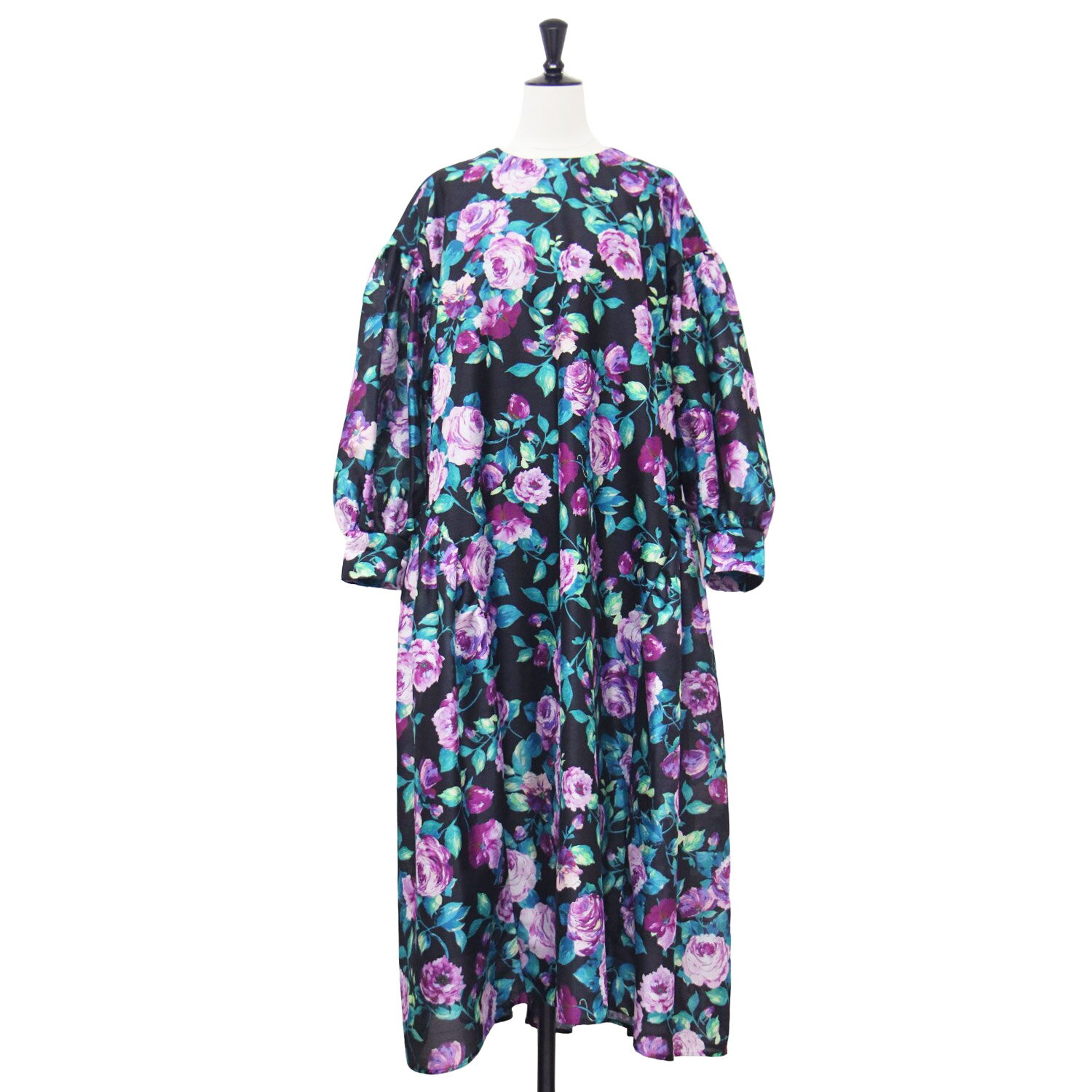 ADELLY アデリー ワンピース ブラック系 黒 サイズ:表記なし / フラワープリント ロング ワンピース / 長袖 ギャザー ボリューム 花柄 シャンタン素材 / トップス ドレス / 日本製のサムネイル