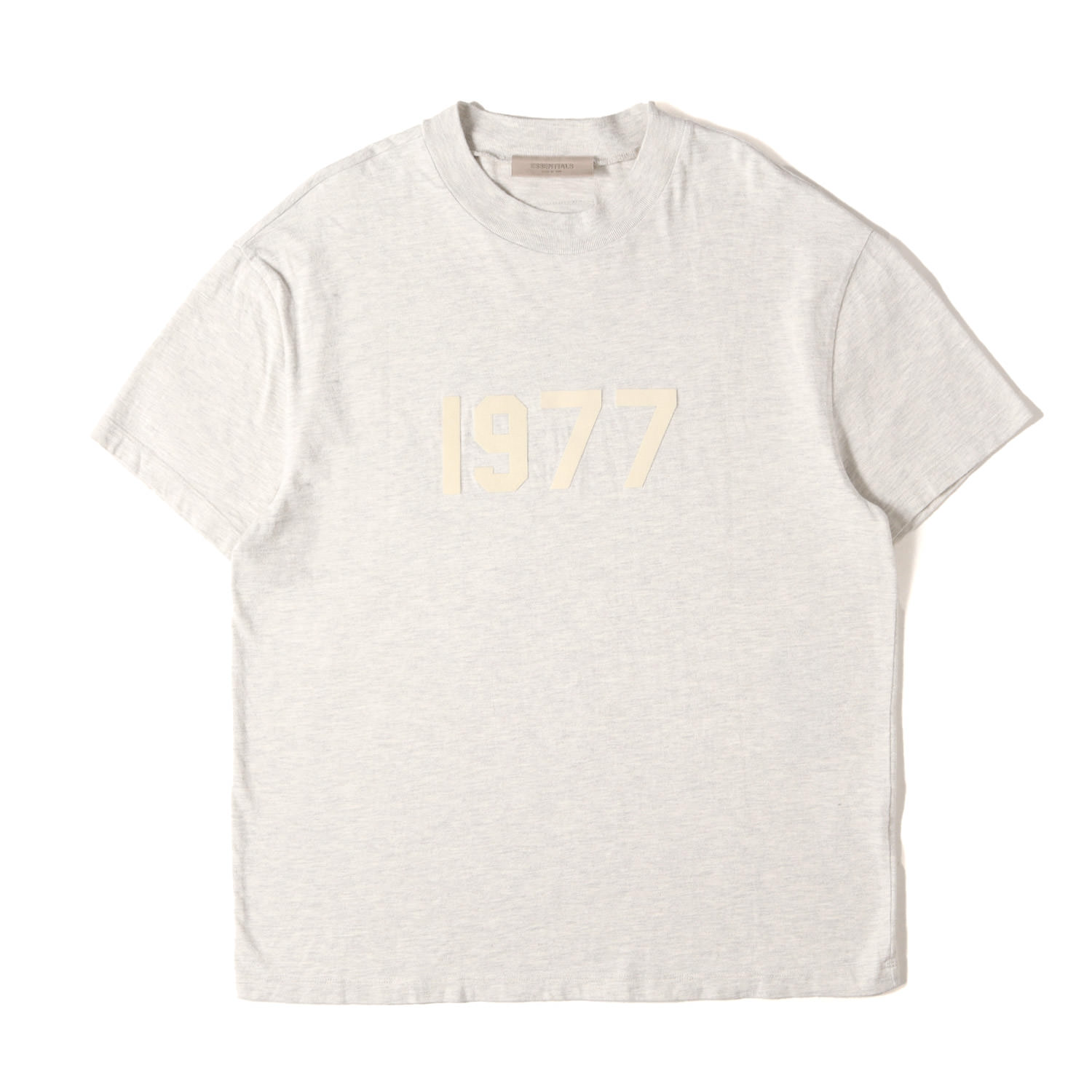 Rakuten - FEAR OF GOD フィアオブゴッド Tシャツ ライトオートミール サイズ:S | 22SS FOG ESSENTIALS 1977ロゴ クルーネック Tシャツ | 半袖 トップス【メンズ】【中古】【K4837】