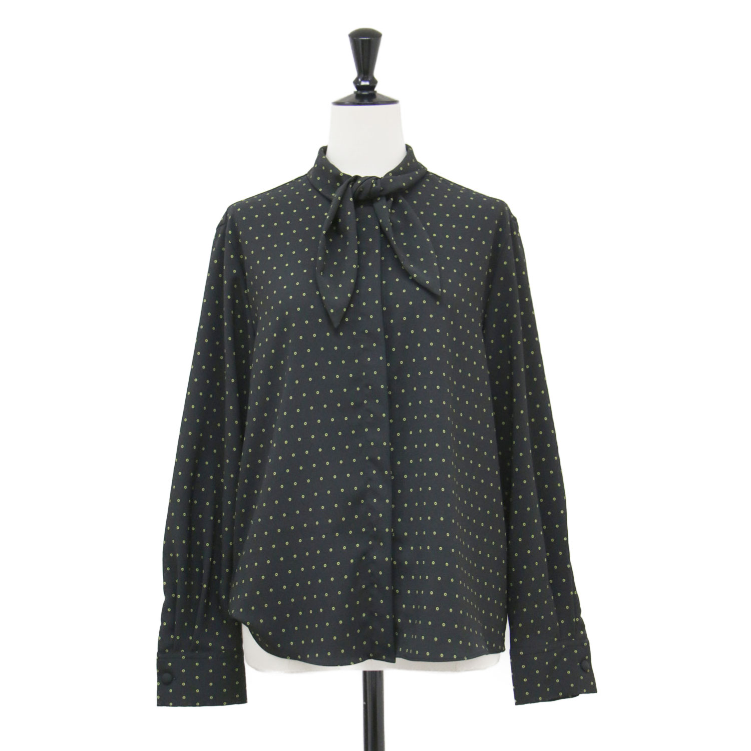 乐天商城 - theory luxe セオリーリュクス ブラウス ブラック 黒 サイズ:38(M) | 23春夏 ドットボウタイブラウス / DOTPRINT JILL プルオーバー 長袖 くるみボタン 比翼ボタン 総柄 バックサテン | トップス シャツ 日本製【レディース】【中古】【K4858】