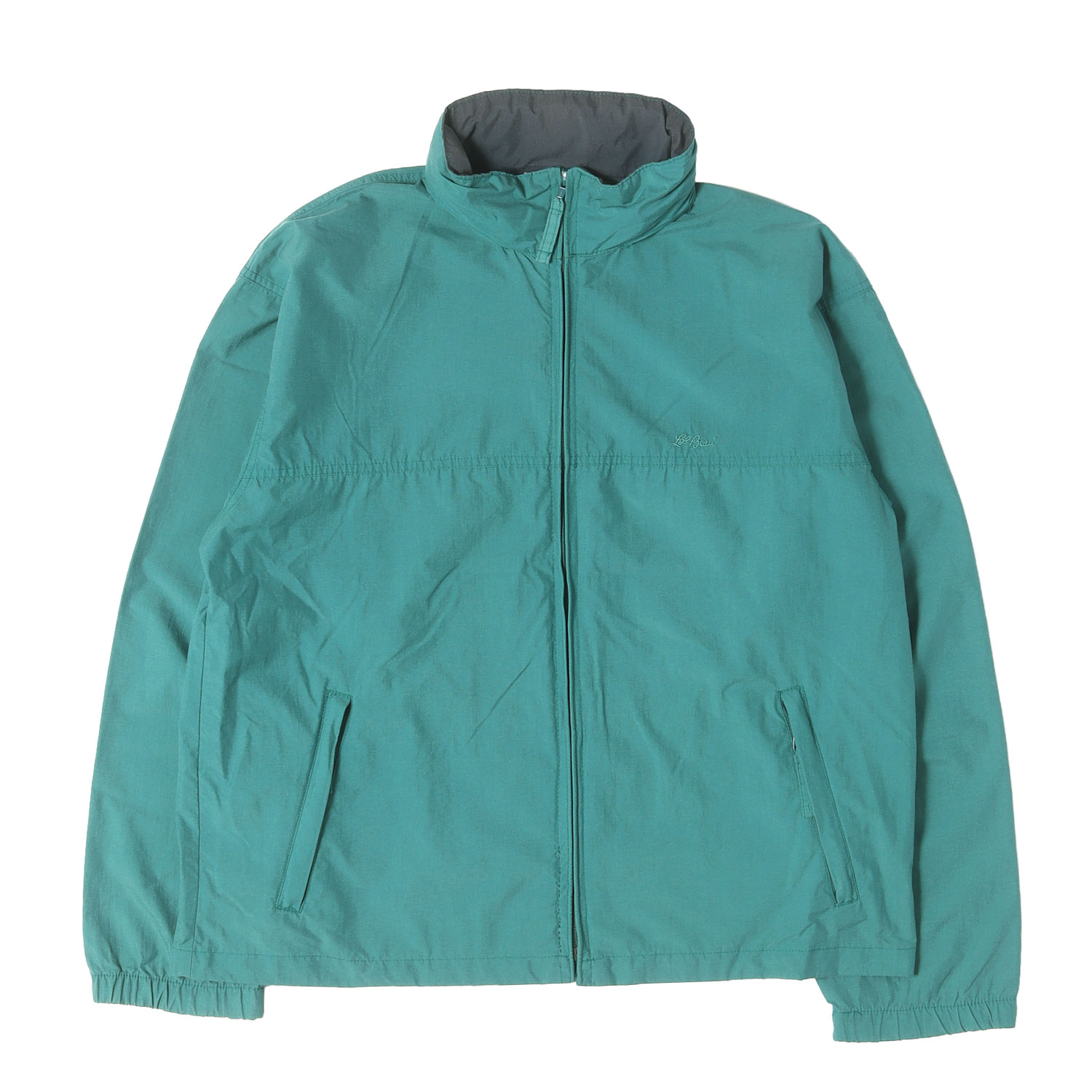 アイテム紹介 ブランド名 L.L.Bean(エルエルビーン) リリース時期 1990年代 素材 表地 ナイロン100% / 裏地 ポリエステル100% 生産国 台湾製 商品説明 ・コットンライクなナイロン生地 ・ロゴ刺繍 ・ジップポケット ・収納可能なフード付き ※こちらの商品はヴィンテージ古着となりますので使用感がございます。ヴィンテージ古着特有の細かい傷・汚れなどは記載していない場合がございます。まだまだご愛用していただけますが、古着という事をご理解の上、ご注文よろしくお願いします。 カラー グリーン サイズ M 着丈約65cm(背中襟下から)×身幅約61cm(脇下から)×肩幅約56cm×袖丈約60cm(肩上から) 状態 ヴィンテージ ・比較的状態良好なヴィンテージ古着です ・袖リブのゴム劣化 ・裾ドローコードなし 付属品 なし 注意 この商品は実店舗・その他ショッピングモール併用の商品です。売り切れの場合はご了承ください。 色がある場合、モニターの発色の具合によって実際のものと色が異なる場合があります。 他の商品を探す アイテム別で探す≫カテゴリー別で探す≫ その他「L.L.Bean(エルエルビーン)」商品一覧はこちらL.L.Bean(エルエルビーン) アイテム紹介 ブランド名 L.L.Bean(エルエルビーン) リリース時期 1990年代 素材 表地 ナイロン100% / 裏地 ポリエステル100% 生産国 台湾製 商品説明 ・コットンライクなナイロン生地 ・ロゴ刺繍 ・ジップポケット ・収納可能なフード付き ※こちらの商品はヴィンテージ古着となりますので使用感がございます。ヴィンテージ古着特有の細かい傷・汚れなどは記載していない場合がございます。まだまだご愛用していただけますが、古着という事をご理解の上、ご注文よろしくお願いします。 カラー グリーン サイズ M 着丈約65cm(背中襟下から)×身幅約61cm(脇下から)×肩幅約56cm×袖丈約60cm(肩上から) 状態 ヴィンテージ・比較的状態良好なヴィンテージ古着です ・袖リブのゴム劣化 ・裾ドローコードなし 付属品 なし 注意 この商品は実店舗・その他ショッピングモール併用の商品です。売り切れの場合はご了承ください。 色がある場合、モニターの発色の具合によって実際のものと色が異なる場合があります。 同ブランド商品 その他「L.L.Bean(エルエルビーン)」商品一覧はこちら
