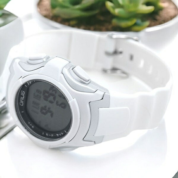 正規品 グルス ウォーキング電波ウォッチ ウォーキングウォッチ 歩数計 ペースキーパー クオーツ ユニセックス 腕時計 GRS005-02 GRUS デジタル ホワイト ◆GRUS(グルス)は健康維持を主な目的として、日本国内において企画されたブランドです。ブランド名であるGRUS(グルス)は、ラテン語で"鶴"を意味します。古来より長寿の象徴として知られる"鶴"をブランド名に掲げることで、全ての人々が健やかなライフタイムを送られることを願っております。 認知症予防に最適な歩幅を計測できるウォーキングウォッチ。時刻電波受信機能や速度変化お知らせ機能（ペースキーパー）搭載モデル。歩速に変化が起きるとアラームが鳴り、音と表示でペースのアップダウンをお知らせします。大きくて見やすいディスプレイ表示もポイント。ベルトも軽く、長時間着けていても疲れにくいです。ウォーキングだけではなくランニング時のペース管理にも最適です。※時刻のみ電波受信機能を搭載しております。電波時計ではございませんので予めご了承くださいませ。■さまざまなタイプの腕時計をご用意しています。メンズ腕時計 男性用腕時計 レディース腕時計 女性用腕時計 キッズウォッチ ペア ペアウォッチ 男女兼用腕時計 ユニセックス お揃い腕時計 カップル時計 ペアセット 記念日ペア 恋人用腕時計 クオーツ クォーツ 電池式 自動巻き 機械式 手巻き メカニカル 電波 ソーラー 電波ソーラー ソーラー電波 ソーラー電波時計 ソーラー電波腕時計 エコドライブ エコ・ドライブ スプリングドライブ 3針 クロノグラフ GMT 日付 曜日 カレンダー ストップウォッチ パワーリザーブ 耐衝撃 スケルトン 裏スケ スマートウォッチ Bluetooth デジタル アナログ アナデジ デジアナ 5気圧防水 防水 防水腕時計 ダイバー ダイバーズ ダイバーズウォッチ 限定モデル スクエア ラウンド 四角 丸形 丸型 ビッグフェイス 大きいサイズ 大きい 小さい 大きめ 小さめ 小ぶり 春 夏 秋 冬 見やすい シンプル ミリタリー アウトドア 海 プール に使える 薄型 薄い 軽い 軽量 超軽量 可愛い かわいい かっこいい おしゃれ きれい カジュアル フォーマル スイス製 日本製 国産 革ベルト レザーベルト ラバーベルト ゴムバンド ステンレス 金属ベルト メタル チタン キラキラ 華奢 小型腕時計 高級 高級時計 高級腕時計 ファッション時計 スーツ 仕事 ビジネス腕時計 スポーツ腕時計 ブランド ブランドウォッチ 人気ブランド カジュアルブランド ハイブランド おすすめ 人気 定番 ブラック ホワイト ブルー レッド イエロー ネイビー カーキ グリーン グレー ピンク ゴールド シルバー 黒 白 青 赤 緑 黄色 金色 銀色■幅広い方にご利用いただけます。10代 20代 30代 40代 50代 60代 70代 80代 男性 女性 メンズ レディース 男の子 女の子 男子 女子 働く女性 ベビー キッズ こども 子供 幼稚園 保育園 小学生 中学生 高校生 20歳 成人 大人 新卒 新社会人 お父さん お母さん 父 母 父親 母親 両親 旦那さん 夫 妻 奥さん 夫婦 おじいちゃん おばあちゃん 祖父 祖母 兄 姉 弟 妹 叔父 叔母 義父 義母 親戚 友達 友人 女友達 ママ友 同僚 上司 部下 取引先 先生 会社 学校 敬老会 カップル 婚約中の二人 記念日を祝う二人 彼氏 彼女 恋人 二人で使える ビジネスマン 社会人 シェア 男女兼用 ユニセックス■大切な記念日の贈り物としても人気です。ギフト プレゼント ラッピング 刻印サービス 名入れ サイズ調整 電池交換 プチギフト 特別ギフト 記念日ギフト まとめ買い 大量注文 贈答品 普段使い 実用的 お祝い お祝い返し 記念日 記念品 結婚記念日 誕生日 誕生日プレゼント 結婚祝い 成人式 成人祝い 出産祝い 就職祝い 卒園祝い 卒業祝い 合格祝い 引っ越し祝い 御祝 御礼 お礼 クリスマス クリスマスプレゼント バレンタイン バレンタインギフト バレンタインデー ホワイトデー チョコ以外 敬老の日 父の日 母の日 ははの日 ちちの日 ウェディングギフト ブライダルギフト 披露宴 結婚式 弔事 法事 還暦祝い 喜寿祝い 古稀祝い 傘寿祝い 米寿祝い 卒寿祝い 白寿祝い ダイヤモンド婚式 金婚式 銀婚式 デート 新築祝い 開店祝い 快気祝い 上棟祝い 賞品 コンペ景品 ゴルフコンペ ビジネス 仕事用 法人注文 退職祝い 定年退職記念品 入園祝い 入学祝い 卒園記念品 卒業記念品グルス 歩数計 ウォーキングウォッチ ペースキーパー 腕時計 GRS005-02 GRUS ホワイト 防水 品番GRS005-02駆動方式クオーツ素材：ケース合成樹脂素材：ベルトポリウレタン風防アクリルプラスチック文字盤カラー液晶ベルトカラーホワイトサイズ（縦&times;横&times;厚）約47×42×16mmかん幅約18mmベルト腕周り約14-21cm重さ約39g仕様日常生活防水（3気圧）バックライト＜時刻モード＞・時刻、曜日表示・フルオートカレンダー＜歩数モード＞・1日のウォーキングタイム・歩行時間・歩数（最大199,999歩）・消費カロリー＜歩幅モード＞・4段階の歩幅評価・平均時速表示・目標歩幅設定・計測可能距離（30m-100,000m）＜計測モード＞・ウォーキングタイム・ストップウォッチ・歩数・消費カロリー・ペースキーパー（1-10%）＜記録モード＞・7日間の歩数モードの記録※時刻のみ電波受信機能を搭載しております。電波時計ではございませんので予めご了承くださいませ。付属品取扱説明書・保証書・GRUSオリジナルボックス保証メーカーにて一年保証▼ご一緒にいかがですか？→サイズ調整→ギフトラッピング→名入れ・刻印→発送前 新品電池交換・商品と一緒にご注文下さい・各種サービスは一部対応不可商品がございます詳細は各サービスページをご参照くださいGRUSの商品一覧はこちら♪