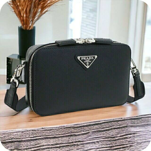 ショルダーバッグ プラダ 斜め掛け ショルダーバッグ メンズ ブランド PRADA SAFFIANO TRAVEL レザー イタリア 2VH173 NERO ブラック バッグ 父の日 プレゼント 実用的