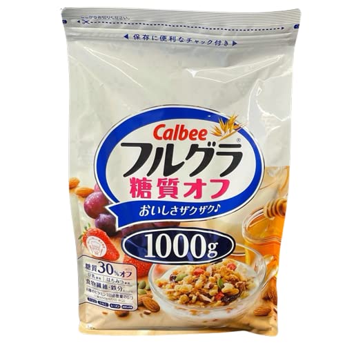 カラダにうれしい糖質30％オフ※(1)！食物繊維・鉄分たっぷり、8種のビタミン1日必要量の1/3入り(1食分50g当たり)。※(2)グラノーラ生地に豆乳を使用することで、甘さひかえめながら飽きのこない味わいを実現しました。1食50g当たり糖質量18.1g(牛乳200mlをかけた場合糖質量28.1g)※(3)とロカボライフにうってつけです。※(1)当社フルグラ比較※(2)8種のビタミン1日必要量の1/3とは、栄養素等表示基準値(18才以上、基準熱量2,200kcal)を1とした場合の割合です。※(3)牛乳の栄養成分値/日本食品標準成分表2020年版(八訂)「普通牛乳」商品の説明 カラダにうれしい糖質30％オフ※(1)！ 食物繊維・鉄分たっぷり、8種のビタミン1日必要量の1/3入り(1食分50g当たり)。※(2) グラノーラ生地に豆乳を使用することで、甘さひかえめながら飽きのこない味わいを実現しました。 1食50g当たり糖質量18.1g(牛乳200mlをかけた場合糖質量28.1g)※(3)とロカボライフにうってつけです。 ※(1)当社フルグラ比較 ※(2)8種のビタミン1日必要量の1/3とは、栄養素等表示基準値(18才以上、基準熱量2,200kcal)を1とした場合の割合です。 ※(3)牛乳の栄養成分値/日本食品標準成分表2020年版(八訂)「普通牛乳」 原材料・成分 大豆たんぱく（国内製造）、オーツ麦、植物油、ココナッツ、砂糖、ライ麦粉、マルトデキストリン、クラッシュアーモンド、水溶性食物繊維、乾燥果実（レーズン、いちご）、小麦粉、豆乳、スライスアーモンド、はちみつ、かぼちゃの種、米粉、コーンフラワー、食塩、小麦ふすま、玄米粉、乳糖 / グリセリン、炭酸Ca、クエン酸鉄Na、酸化防止剤（ビタミンE、ローズマリー抽出物）、加工デンプン、ナイアシン、パントテン酸Ca、酸味料、ビタミンA、ビタミンB6、ビタミンB1、葉酸、ビタミンD、ビタミンB12