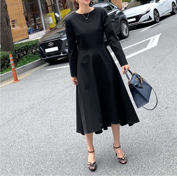 予約商品ワンピースロング丈ブラック...