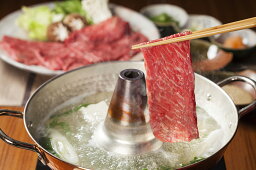 お歳暮 肉 ギフト 早割 米沢牛 ギフト A5 A4 しゃぶしゃぶ 肩ロース 700g [送料無料] | 肉 山形 米沢牛 牛肉 A5 A4 コロナ 応援 福袋 しゃぶしゃぶ 霜降り 赤身