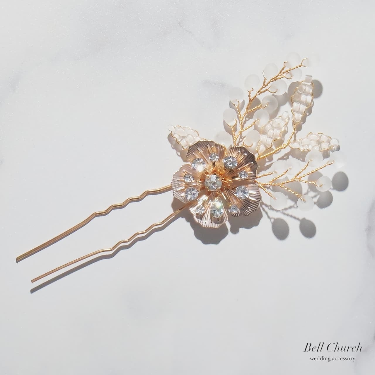 BellChurch楽天市場店のヘッドピース　ヘッドドレス　2点セット｜ビーズ　ジルコニア　ビジュー｜お花　フラワーモチーフ｜葉っぱ　リーフモチーフ｜ゴールド(BC-H91)｜アングル2