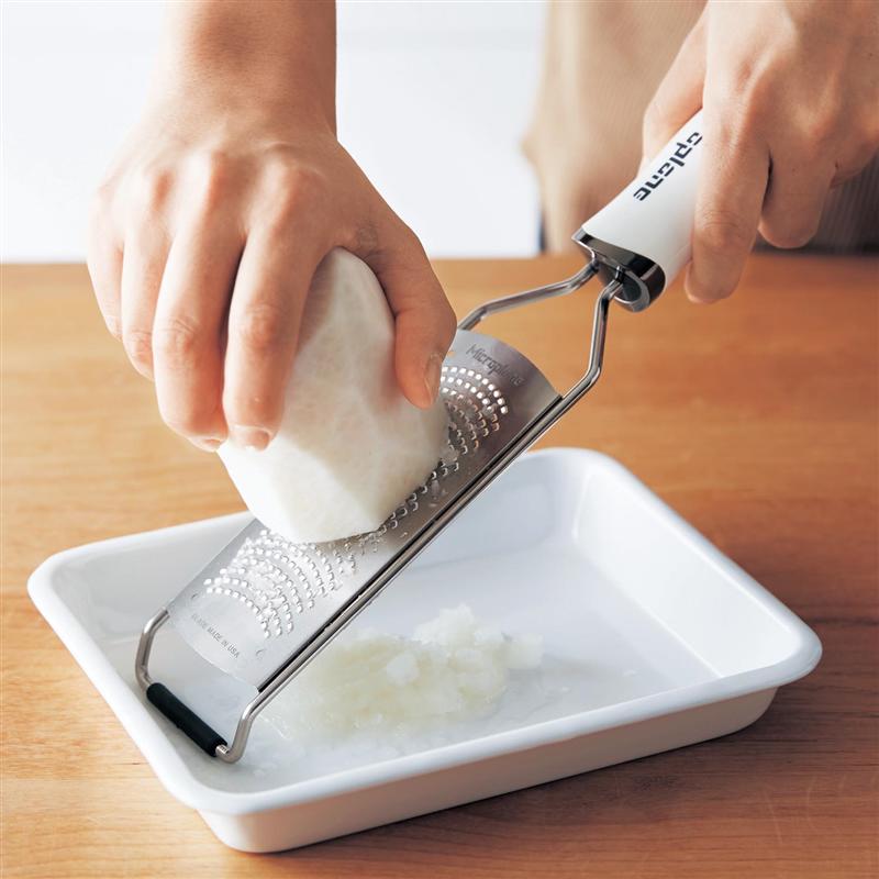 抜群の切れ味でお手入れもしやすいおろし金 