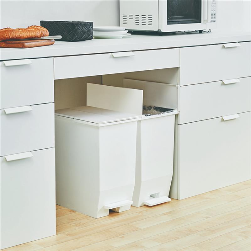 ベルメゾンの棚下で使えるキャスター付きペダル式キッチンゴミ箱2個セット「 ブラック ホワイト 」 ◆ 45L ◆ (インテリア雑貨)