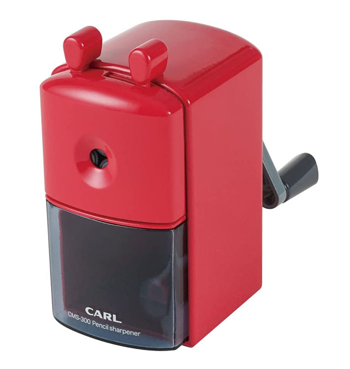 カール/CARL 手動鉛筆削り レッド【CMS-300-R】ワンタッチ折れ芯詰まり解消ボタン ハンドル外れ防止ロック ムダ削り防止機能付 ▼配送方法:宅配便▼
