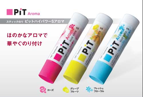 スティックのり ピットハイパワーS アロマ PT-TPK 容量：約10g Sサイズ ローズの香り PT-TPK01 グレープフルーツの香り PT-TPK02 フレッシュフローラルの香り PT-TPK03 Pit トンボ鉛筆 Tombow 【 メール便対応可能 20個まで 】