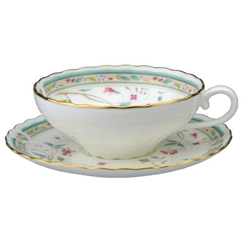 Noritake Bone China Hanasarasaシリーズ花更紗サイズ(カップ)約W122×φ102×H42mm(満水180cc)サイズ(ソーサー)φ138×H15mm材　質ノリタケボーンチャイナ製セット内容カップ＆ソーサー × 1メーカー株式会社ノリタケカンパニーリミテド商品説明紅茶やフレーバーティー、ハーブティーなどにお使い頂けるカップ＆ソーサー。上部が開いているので、香りを十分に楽しめます。結婚のお祝いや各種内祝い、引き出物などにオススメ。ペアのギフトセットあります。 1客箱、2客箱、5客箱をご用意しています。 [ノリタケ花更紗 TOP]一緒におすすめ本場英国のティーバッグファインストロベリーウィークエンドモーニングアールグレイフラワーズピクニックノリタケボーンチャイナ【花更紗】 絵番：4409ゆるやかなシェープに配されたペルシャ風の花模様が洗練された美しさを感じます。さりげなく、あきのこないデザインは幅広い世代の方々にご愛用いただけます。