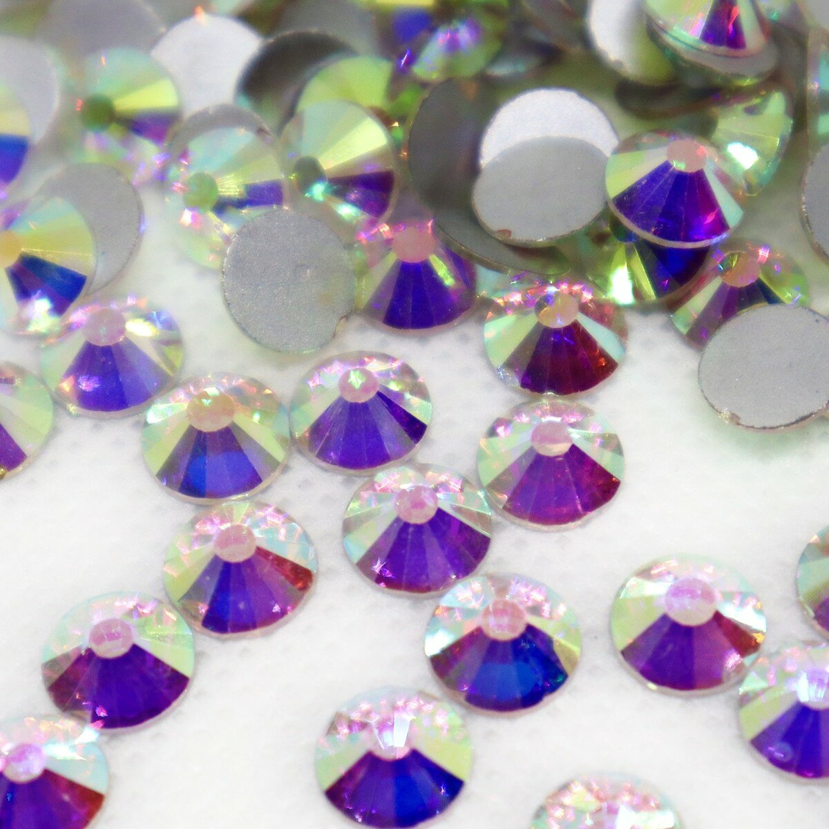 Belletresorのガラスビジュー　ガラスストーン　高輝度ストーン 　AAAランクss40　140粒　ラインストーン　クリスタルオーロラ　crystalAB　レオタード製作｜アングル2